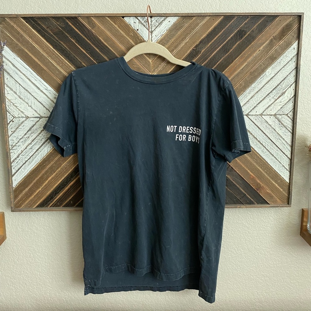 Small navy blue tee